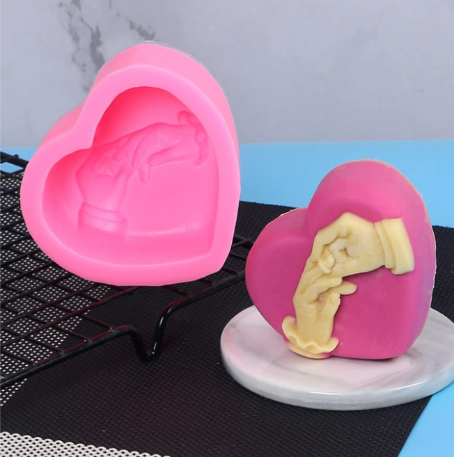 heart shape couple hand mold