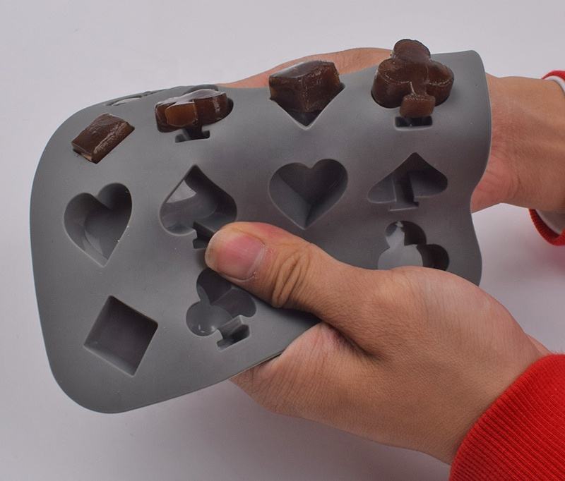 16 cavity poker mold