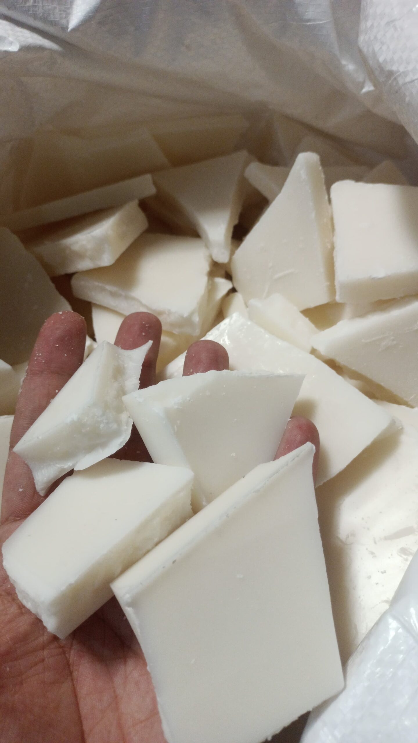 aa+ wax chunks (pillar wax) / soy wax chunks /464 wax chunks